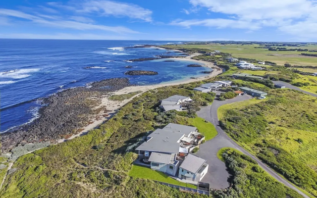 Hearn's Beachside Villa 4