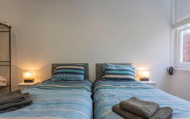 Spacious Central Chic Apartment - Simply Check In