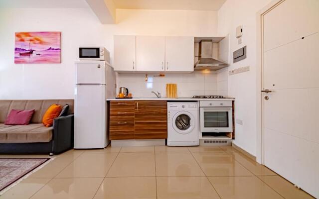 Luxury One-Bedroom Apartment with Private Garden Lukomorye E3