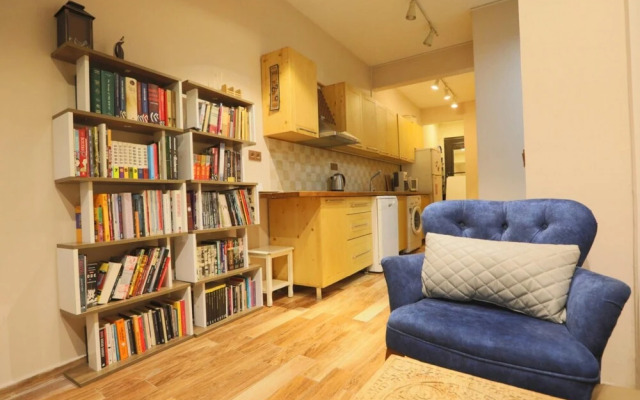 House Near Trendy Attractions and Close to Taksim