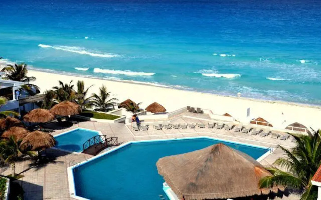 Cancun Beach Apartments