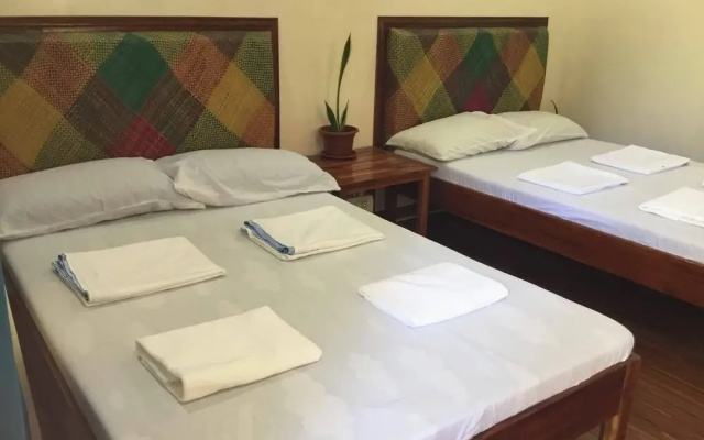 Room-serene Family Haven in Mambajao, Ph