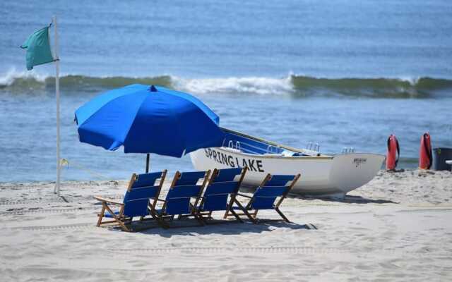 Chateau Inn and Suites