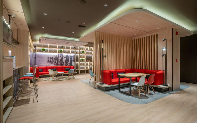 Ibis Hotel (Jinchang Guofang Plaza)