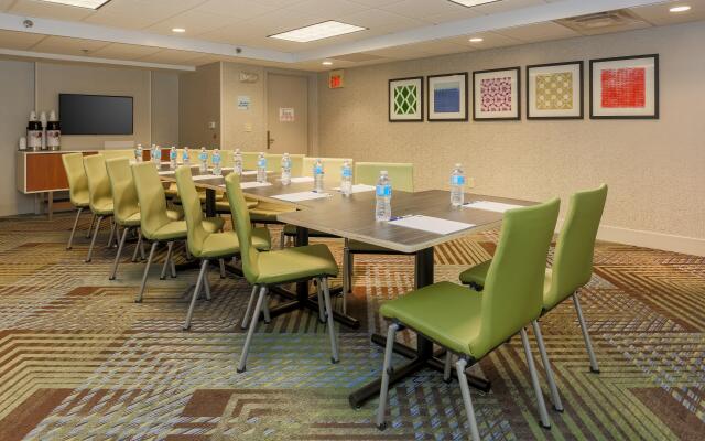 Holiday Inn Express Milwaukee-West Medical Center by IHG