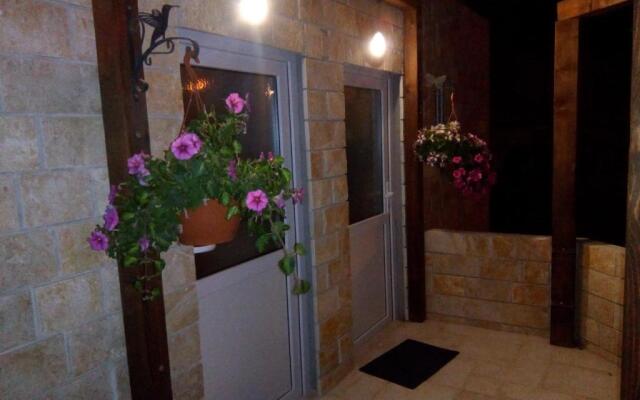 BenJak Apartments