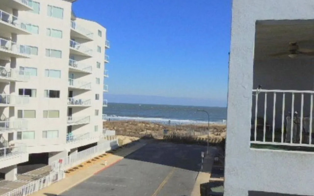 Surfside 60 301 by RedAwning