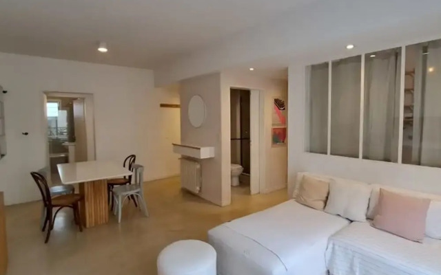 Bollini Terrace 2BR With Balcony in Recoleta
