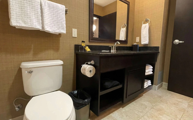 Best Western Plus Okotoks Inn & Suites