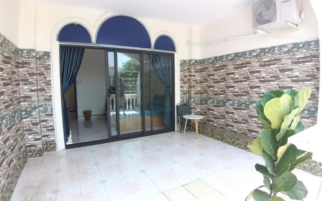 Xoai Xanh Hostel & Villa