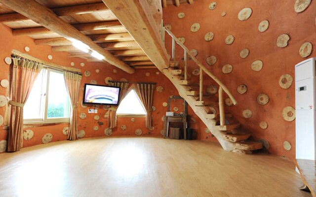 Yeosu Hyangilam Heukjip Pension