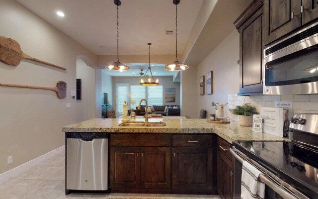 Desert Paradise Getaway 3 Bedroom Apts