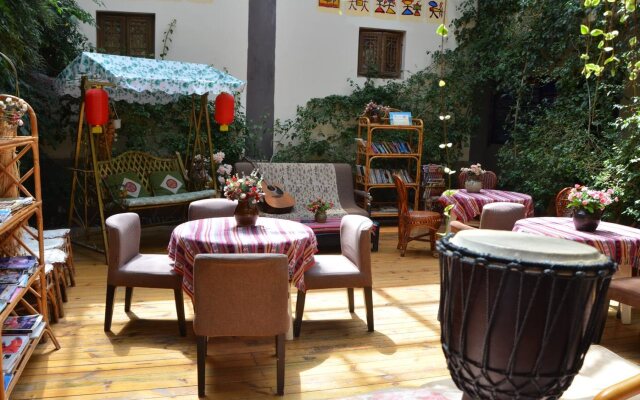 Lijiang Maple Leaf Inn