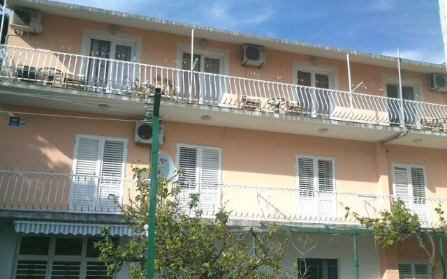 Apartments Jela