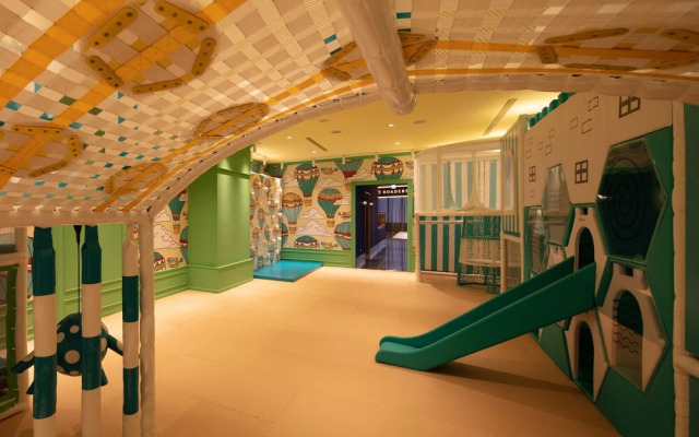 Roaders Plus Hotel Taipei Station