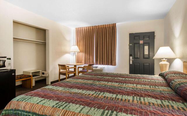 Rodeway Inn & Suites