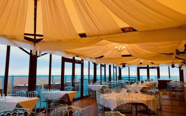 The Longcross Hotel Restaurant & Gardens