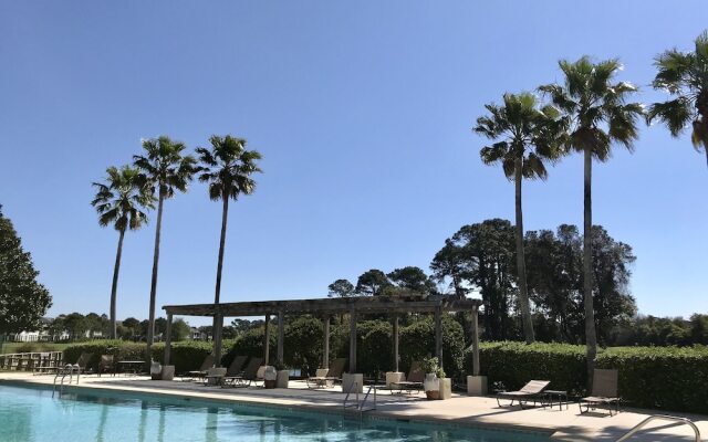 Peninsula Links B102