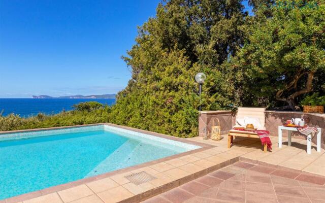 Alghero, Villa Joi De Vivre For 6 People With Swimming Pool Overlooking The Sea