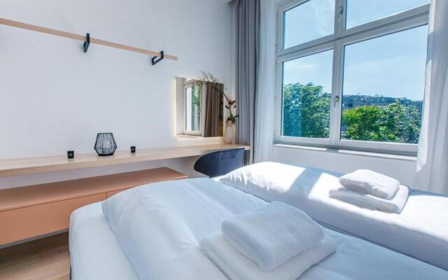 Zeus Design Apartments Unique #36