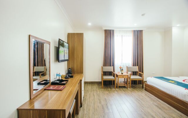 White Crown Hotel