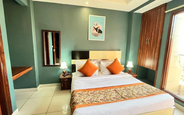 Qotel Hotel Church House Rohini Sector 15