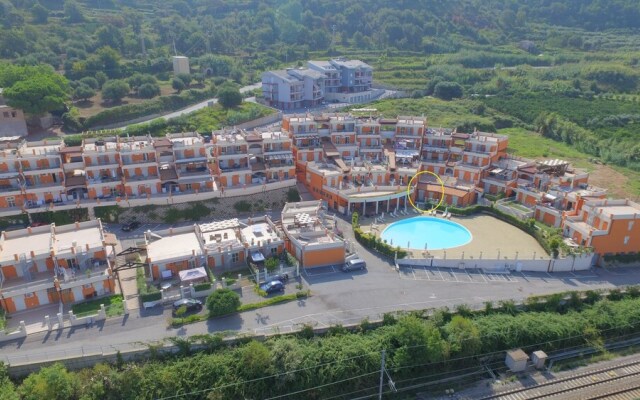 Casa Vita I Bed Ground Unit by Pool