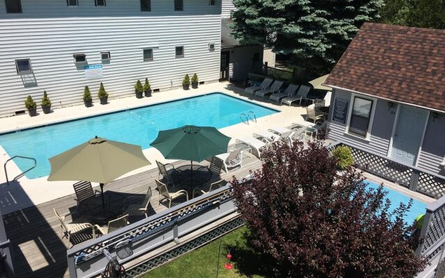 The Lighthouse Inn & Suites