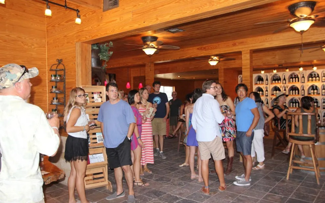 Mendelbaum Winery Guest Cabins