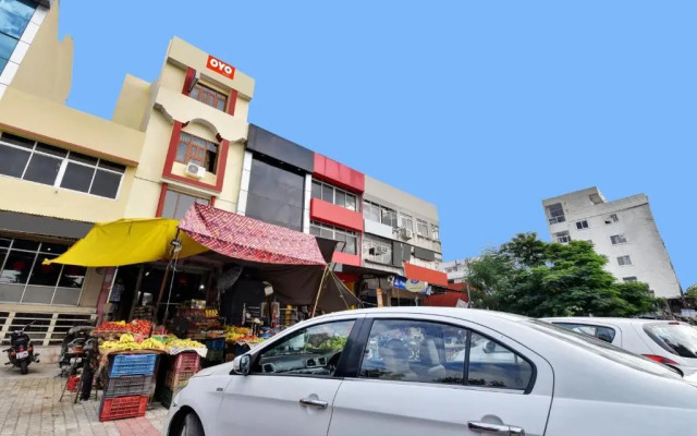 Oyo Flagship 93038 Hotel Regal Stay