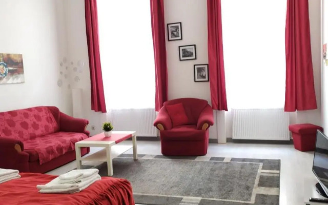 Julia Apartment