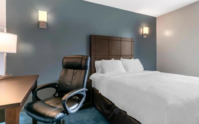 Hotel Louisbourg Montreal