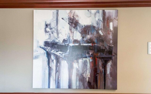 Отель Econo Lodge Warrensville Heights