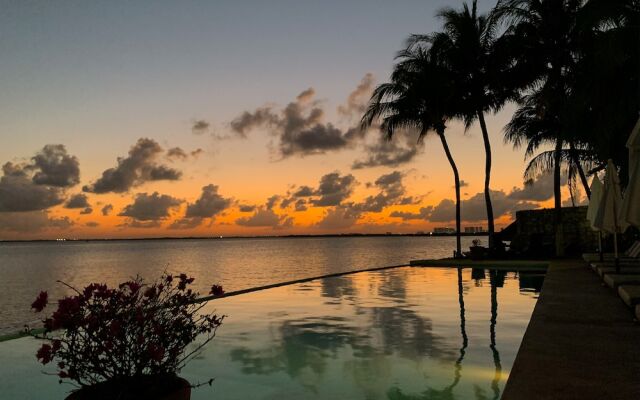 CT Apartments - Small Piece of Paradise