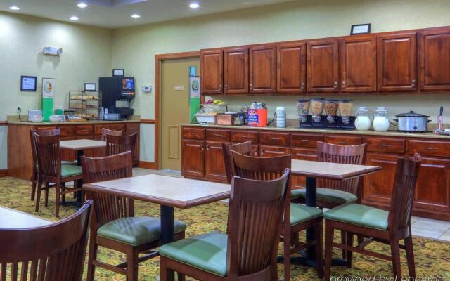 Country Inn & Suites by Radisson, Princeton, WV