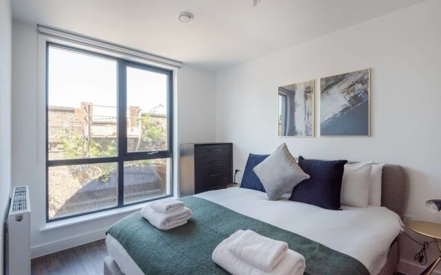 Gorgeous New 1 Bed With Private Balcony, Brixton