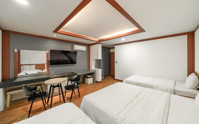 Athenae Hotel