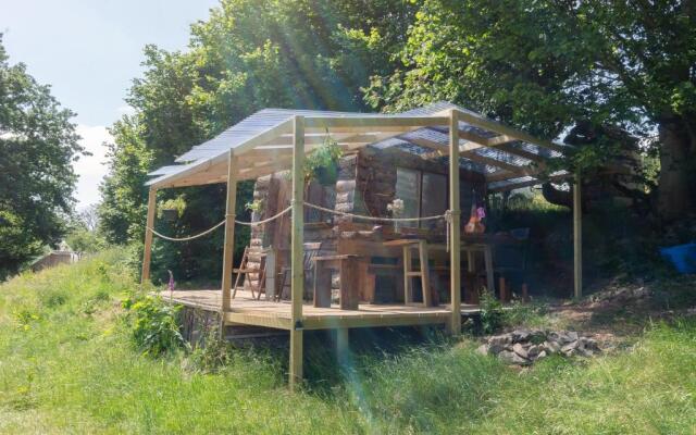 Wood Cabin & 4 Large Bell Tents - Hapus Hideaway