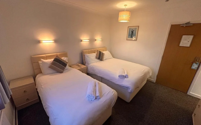 Pine Lodge Hotel & Restaurant Mansfield