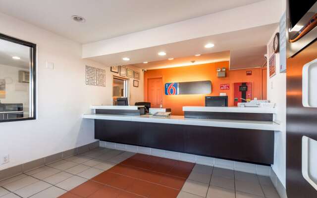 Motel 6 Garland, TX - Dallas