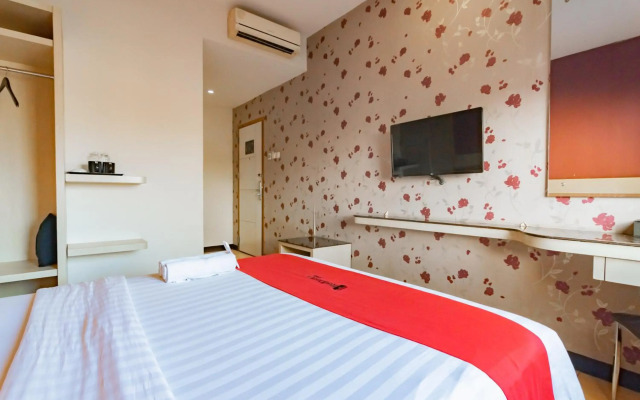 RedDoorz near Pasar Baru Bandung