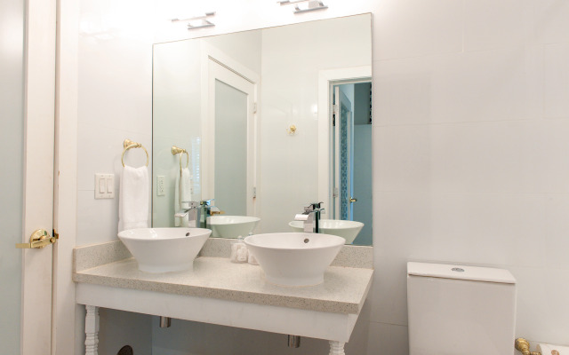 Oceanside Hotel and Suites
