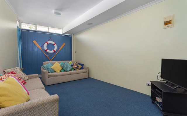 Retreat Beside The Beach - Unit Five