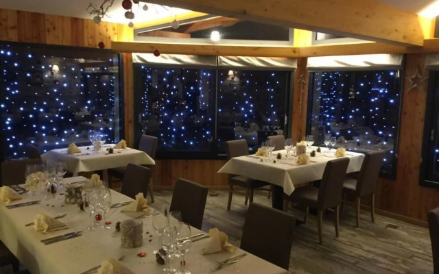 Hôtel Dents de Veisivi