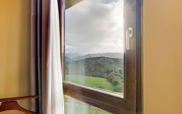 Luxurious Mansion in Cangas de Onís with Meadow View