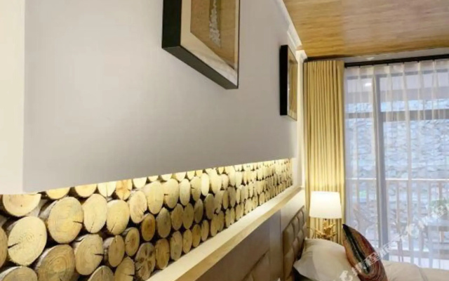 Banshan Yueshe Theme Art Holiday Hotel