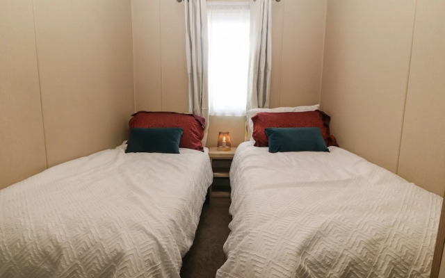 Seafront Holiday Home 2