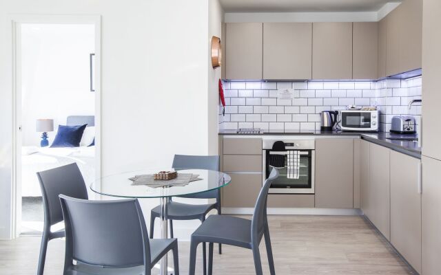 City Stay Apartments - Platform