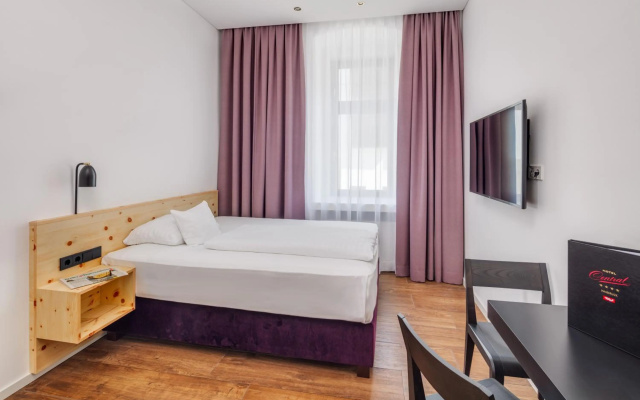 Hotel Central - Image 7