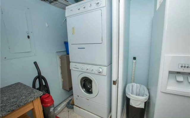 Shoreline Towers by Holiday Isle